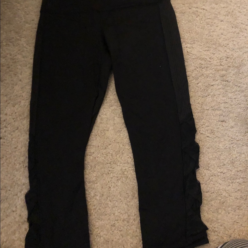 Lululemon Capri with side panel